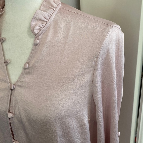 Express Light Pink Portofino Ruffle V-Neck Button Up Blouse Shirt Bohemian Top - Picture 8 of 16